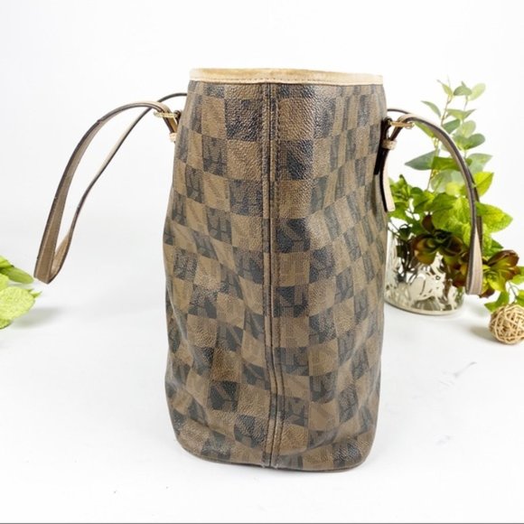 SOLD Michael Kors Tote Handbag Jet Set Check - Picture 6 of 8